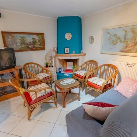 Krasa 2Bedroom Apartment Agios Matthaios  ภายนอก รูปภาพ