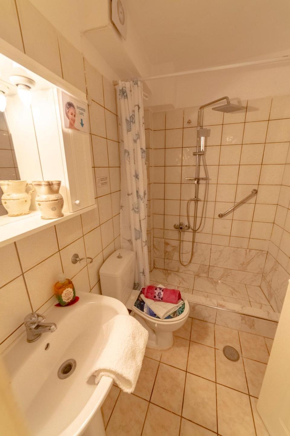 Krasa 2Bedroom Apartment Agios Matthaios  ภายนอก รูปภาพ