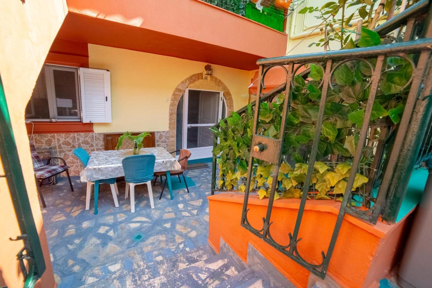 Krasa 2Bedroom Apartment Agios Matthaios  ภายนอก รูปภาพ